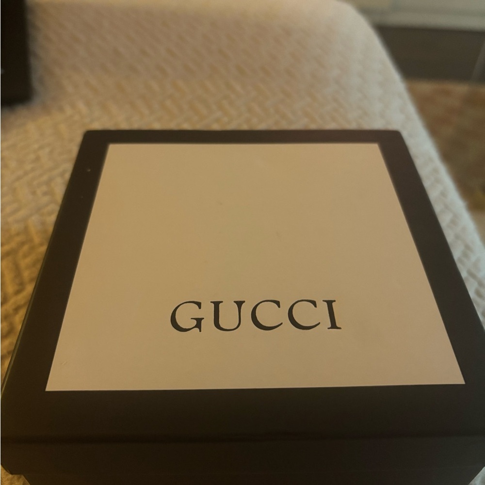 Gucci Black Leather Belt with Gold Buckle - Picture 4 of 4